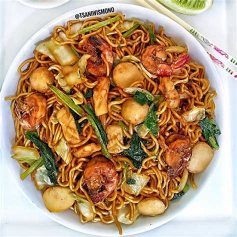 Karena masak adalah kodrat perempuan. Yuk Bunda Yang Hobi Masak Kepoin Mie Goreng Seafoodnya ...