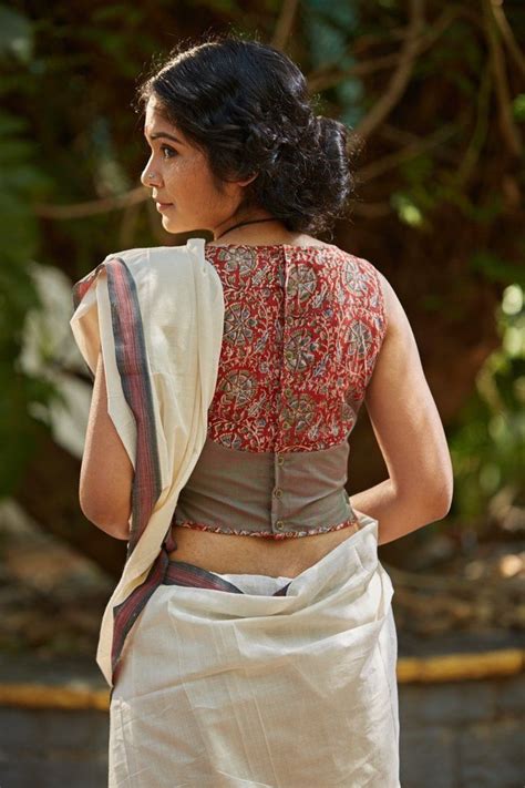 Border At The Back Of The Blouse And The Buttons Kalamkari Blouse Designs Cotton Saree Blouse
