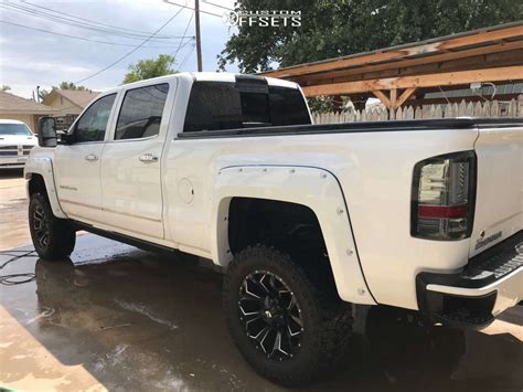 2015 Gmc Sierra 2500 Hd With 20x9 1 Fuel Assault And 35115r20 Nitto