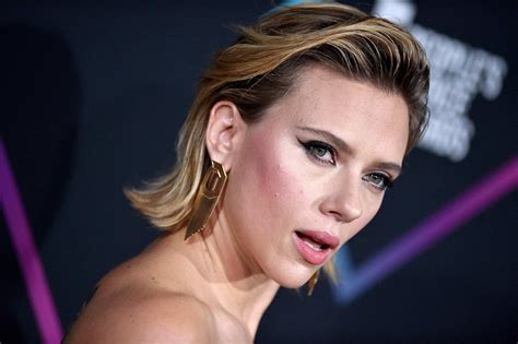 Scarlett Johansson Attends Peoples Choice Awards 2018 At Barker Hangar In Santa Monica