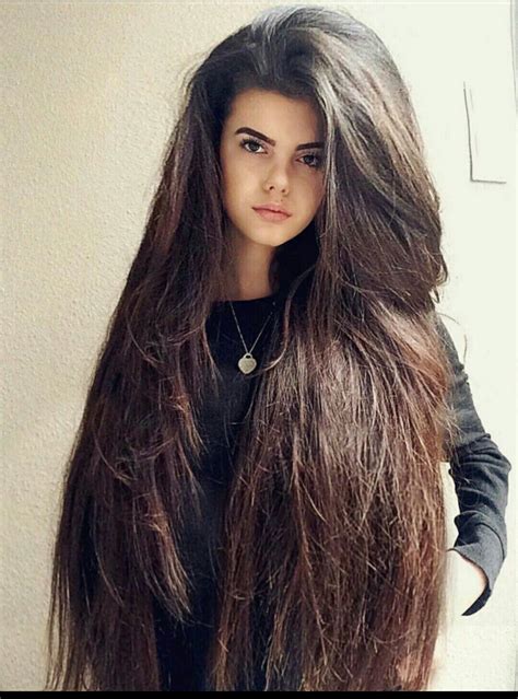 Pin By Terry Nugent On Cgrs Long Hair Women Posts Big Volume Hair