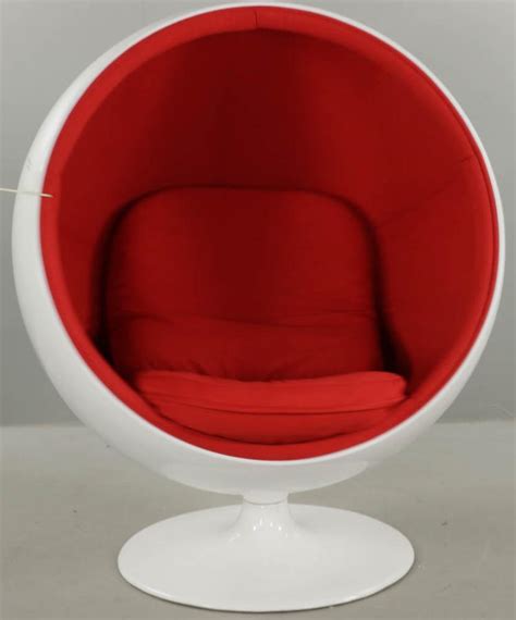 The egg chair is the perfect addition to any child's room. Mid Century Modern Egg Chair