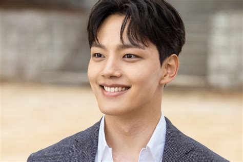 He went on to play the younger characters, notably in the television dramas giant, moon embracing the sun, and missing. Yeo Jin Goo Celebrates 15th Anniversary of His Debut ...