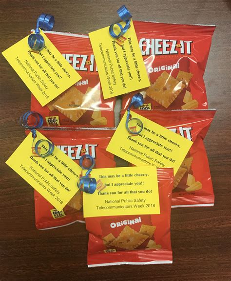 Save time coordinating a group gift to share appreciation for your childs teacher with free online sign up sheets that help get all classroom families involved. Cheez-y Cheez-its for Telecommunicators Week ...