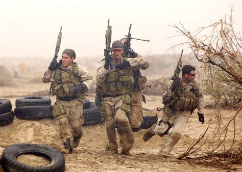 Books about courage & perseverance to survive navy seal training (bud/s) then living life with the heart of a. Navy SEAL Commanders Reveal 2 Big Mistakes New Leaders ...