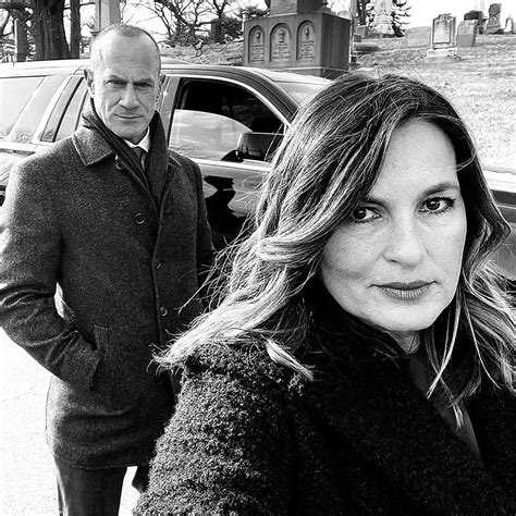 Mariska Hargitay Poses With Christopher Meloni On Law And Order Spinoff Set