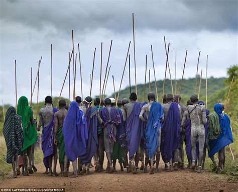 Suri Tribe In Ethiopia Battle Each Other With Sticks Daily Mail Online