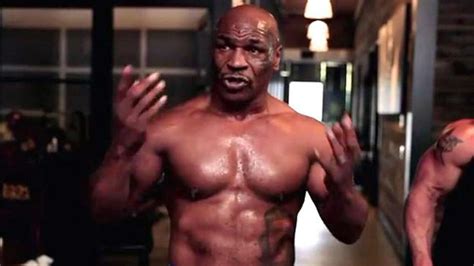 Boxing Mike Tyson Hurts His Training Coach While Sparring He Got Into The Lion S Den Marca