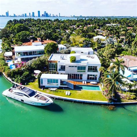 195m Modern Miami Beach Waterfront Mansion 1350x1080 Mansions