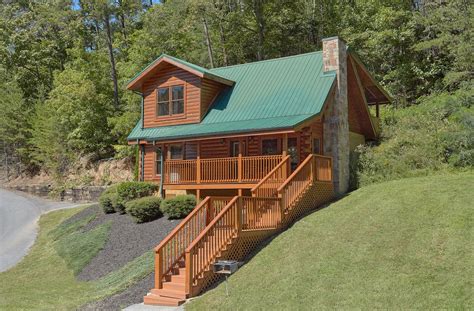 Lovers Paradise 2 Bedroom Pigeon Forge Cabin With Game Room