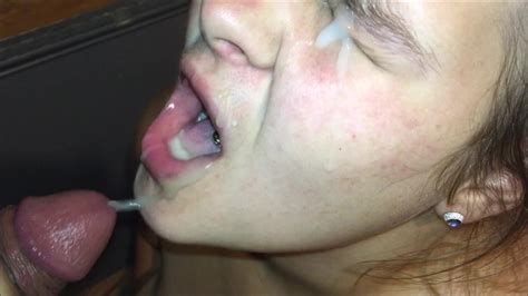 Mom Gives Christmas Present Early And Get Her Own Cum Facial