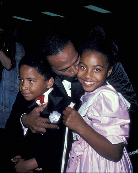 Marvin Gaye With Son Frankie And Daughter Nona At Grammys Marvin Gaye Marvin Celebrity Families