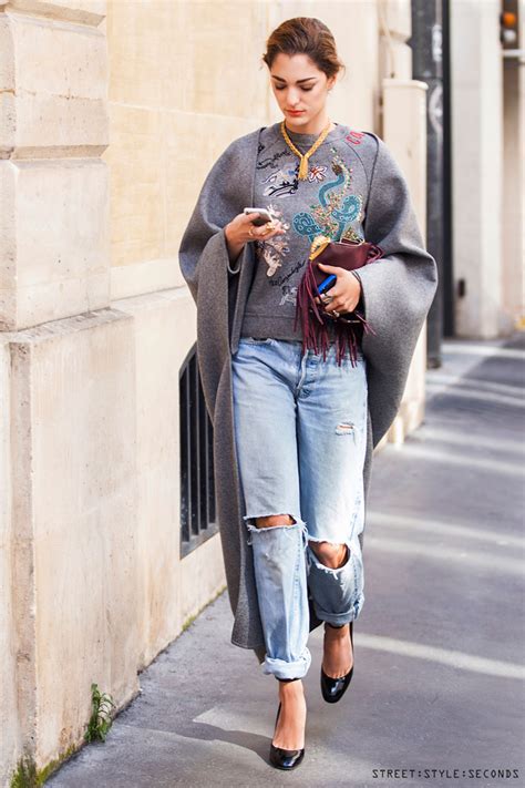 But that does not mean you should go into your closet and clear out all of your skinny. Chic Street Style: Boyfriend Jeans 2020 | FashionGum.com