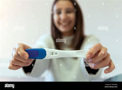 Prueba De Embarazo Positivo Borrosas Fotografías E Imágenes De Alta Resolución Alamy Test De