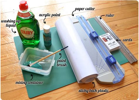 Cut a square from the contact paper, and tape it to the cutting mat. Minifelts: DIY - How to make your own scratch cards