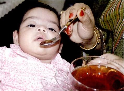 Dalam sibuk kita bergembira dikurniakan seorang cahayamata, jangan kita lupakan adab menyambut kelahiran yang sunat untuk kita amalkan. 5 amalan menyambut bayi baru lahir : antara sunnah, adat ...