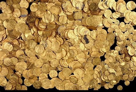 1000 Year Old Gold Treasure Found By Divers In Caesarea