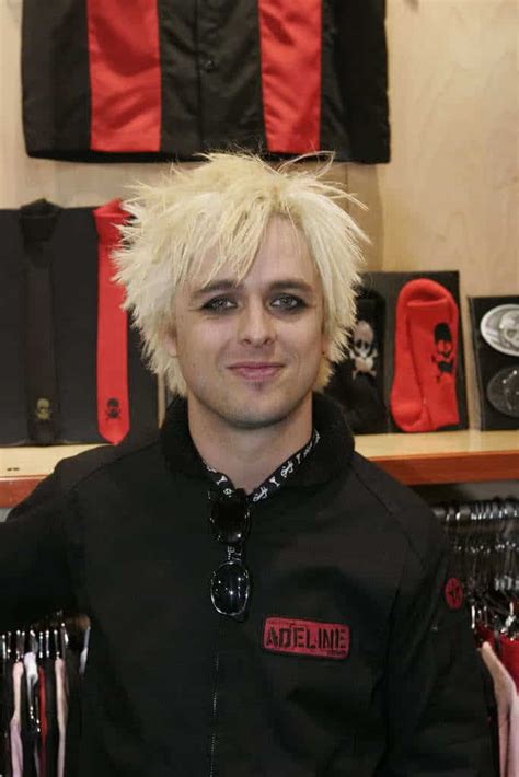 Which of billie joe's hair styles looks better? Billie Joe Armstrong Hairstyles for Wannabe Popstars ...