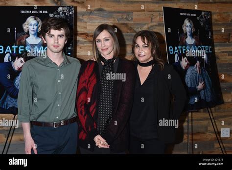 Freddie Highmore And Vera Farmiga Hi Res Stock Photography And Images