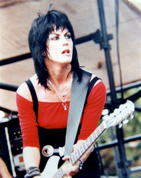 Joan Jett Shag Hairstyle How To Get The Iconic Rock N Roll Look Fortunnerkredit