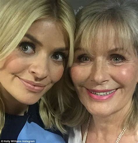 Holly Willoughby Steps Out With Lookalike Mum Holly Willoughby Willoughby Look Alike