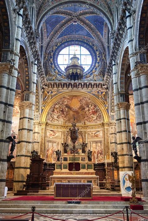 Altar Mayor De La Cathedral Of Santa Maria Assunta In Siena Italy