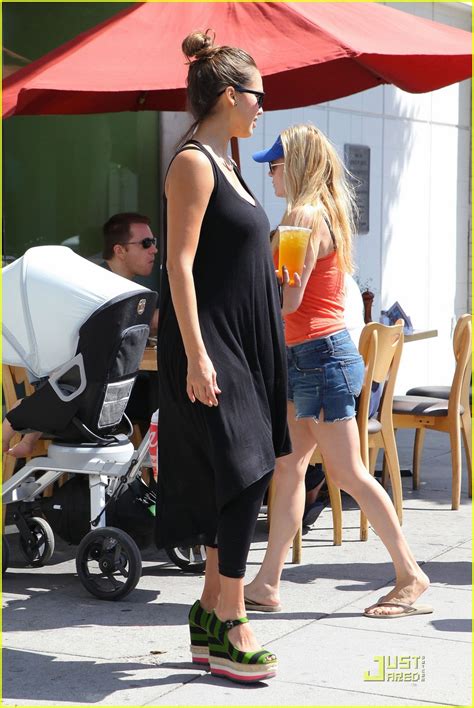 Jessica Alba Tweets Mommy Workout Tips Photo 2576190 Jessica Alba Photos Just Jared