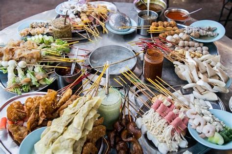 Nestled in a beautiful location, the place serves everything on the menu in its vegan version. 15 Best Must Eat Street Foods When You Visit Penang