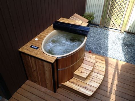 10 Outdoor Round Hot Tub Decoomo