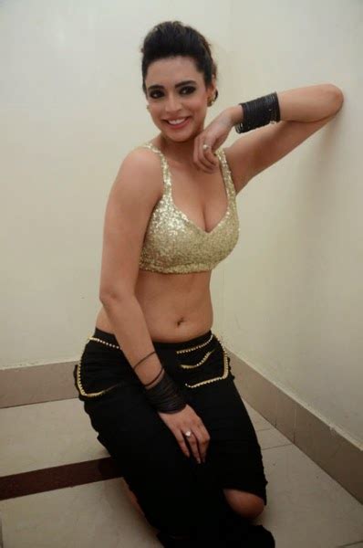 Actress Shweta Bhardwaj Hot Cleavages Stills Cine Gallery My Xxx Hot Girl