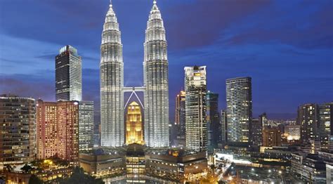The city is serviced by one airport, sultan ismail petra airport (kbr) and the average flight time from kuala lumpur to kota bharu is 1 hour and 4 minutes. 15 Fakta Menarik Tentang Kota Kuala Lumpur - News & Tips