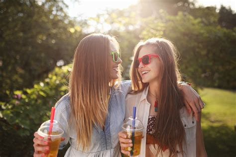 40 important questions to ask a friend or your BFF - HelloGiggles
