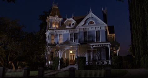 staystillreviews top 10 favorite houses in horror