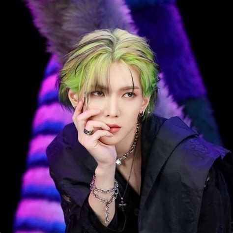 Yeosang Green Hair Pretty People Skin Facts