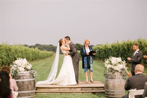 Timeless Saltwater Farm Vineyard Wedding Teresa And Devin