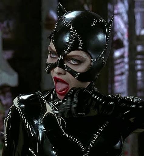 Dc Comics And Arrowverse Batmans Best Cat Woman Was Michelle Pfeiffer
