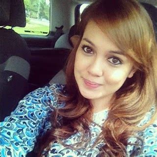 Nik zaris uqasha binti nik sen atau lebih dikenali sebagai uqasha senrose (lahir 6 julai 1992) merupakan seorang pelakon dan model wanita malaysia. Nelydia Senrose: Biodata Nelydia Senrose