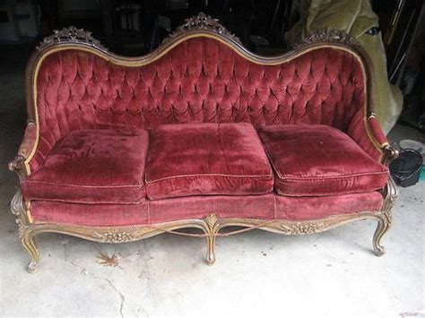 Cushion covers can be taken. VINTAGE ANTIQUE RED VELVET VICTORIAN COUCH CHAISE SOFA ...