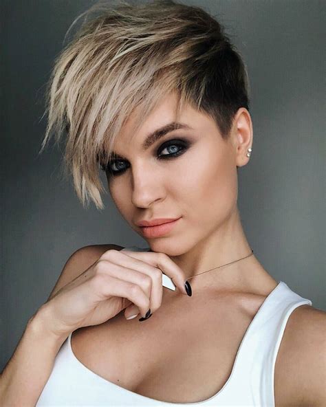 10 New Short Hairstyles For Thick Hair 2021