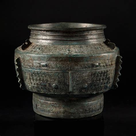 SILVERED ARCHAIC CHINESE BRONZE VESSEL - Galerie Golconda
