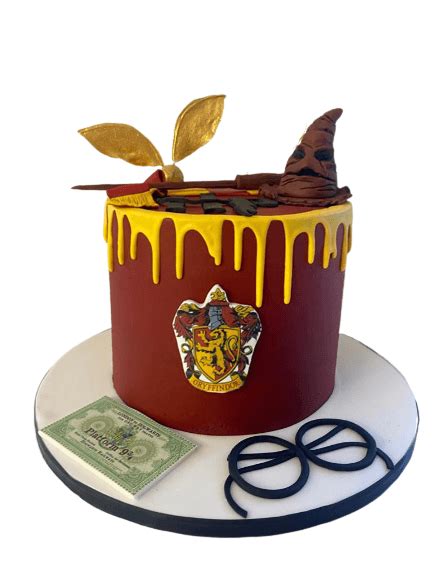 Harry Potter Hogwarts Gryffindor Crest Edible Cake Topper Image