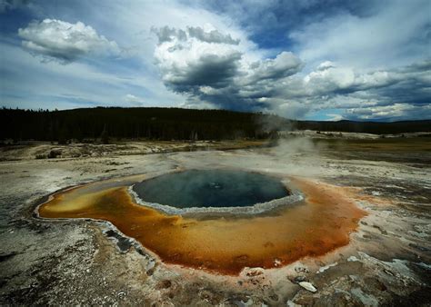 The yellowstone caldera is a volcanic caldera and supervolcano in yellowstone national park in the western united states, sometimes referred to as the yellowstone supervolcano. Fears of a Yellowstone supervolcano eruption are baseless.