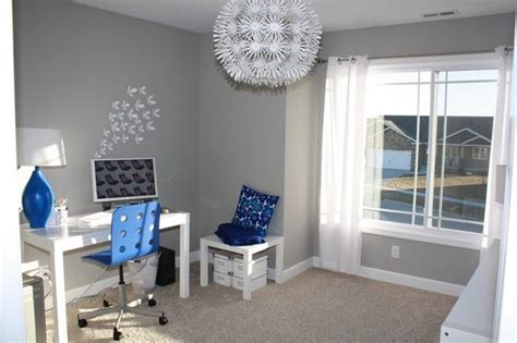 With so many sherwin williams gray paint colors, how do you choose one? mindful gray sherwin williams | Mindful gray, Modern home ...