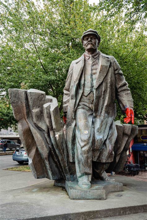The One Lenin Statue in the World that's Still Standing—in Seattle ...
