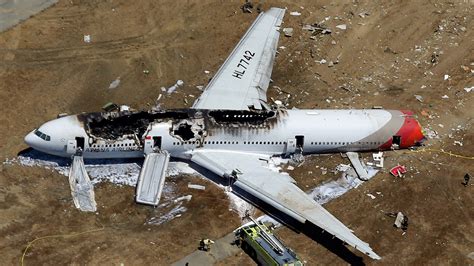 Asiana Airlines Points Finger At Boeing For Flight 214 Crash At Sfo Abc7 San Francisco