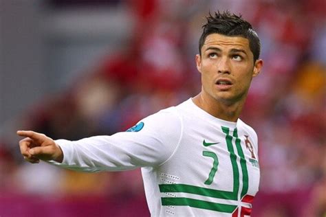 Foto Macam Macam Gaya Rambut Cristiano Ronaldo Kemoceng