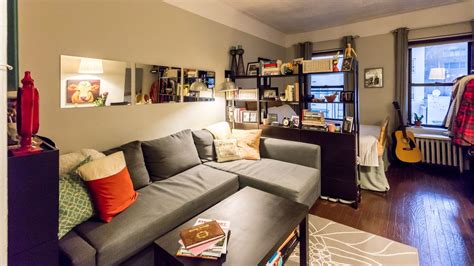 A 225 Square Foot Midtown East Studio Is Enlivened By A Diy Redesign