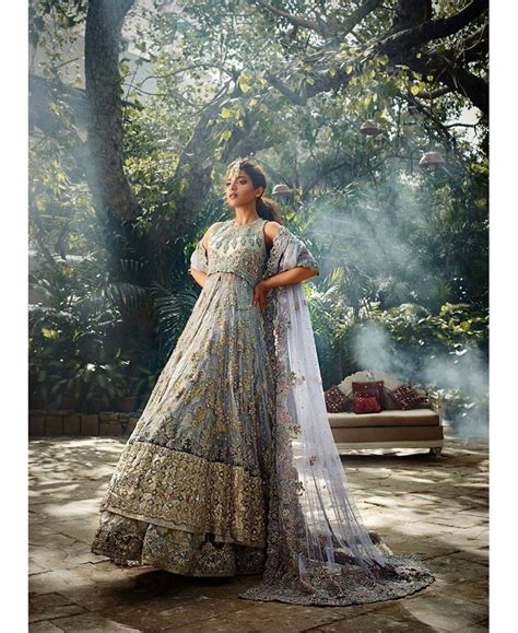 Sonya Hussyn Looks Regal In Her Latest Bridal Shoot Reviewitpk