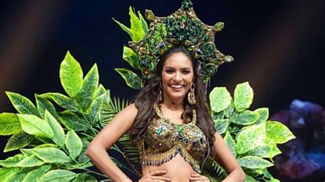 miss universo 2018 romina lozano dejó atónito al público con su peculiar disfraz de sirena
