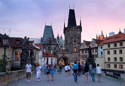 Ch séc và đan mạch đã cống hiến một trận đấu hấp dẫn khi tạo ra rất nhiều cơ hội nguy hiểm. Đôi nét về Cộng Hòa Séc | Viettours Incentives and Events